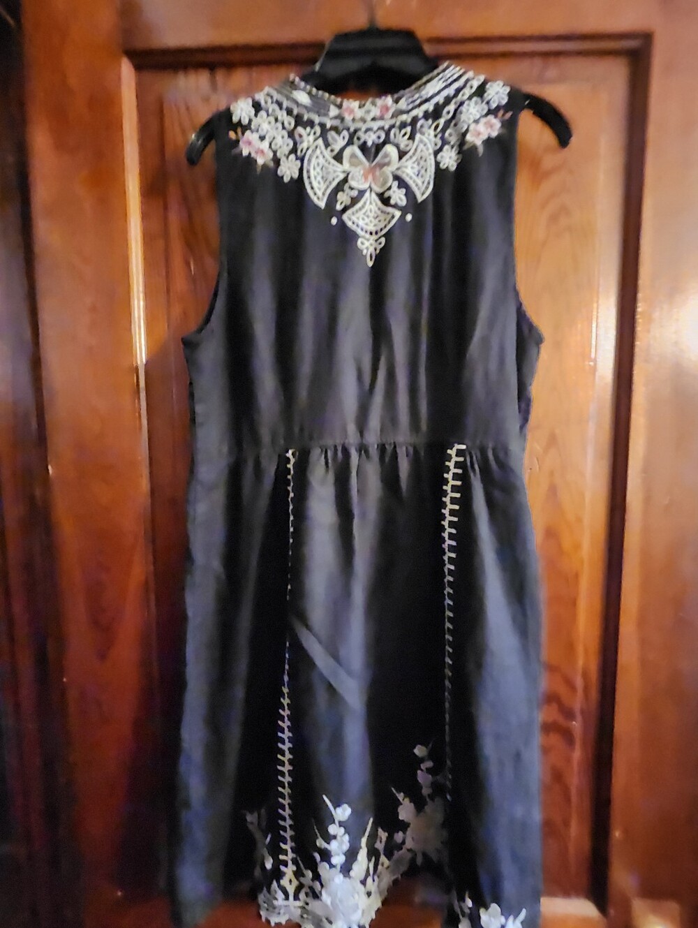 Johnny Was of Los Angeles Black Linen Embroidered Midi Dress - Picture 7 of 9